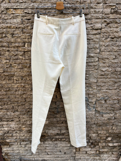 ZARA. Pantalón beige claro de vestir detalle botones. T M
