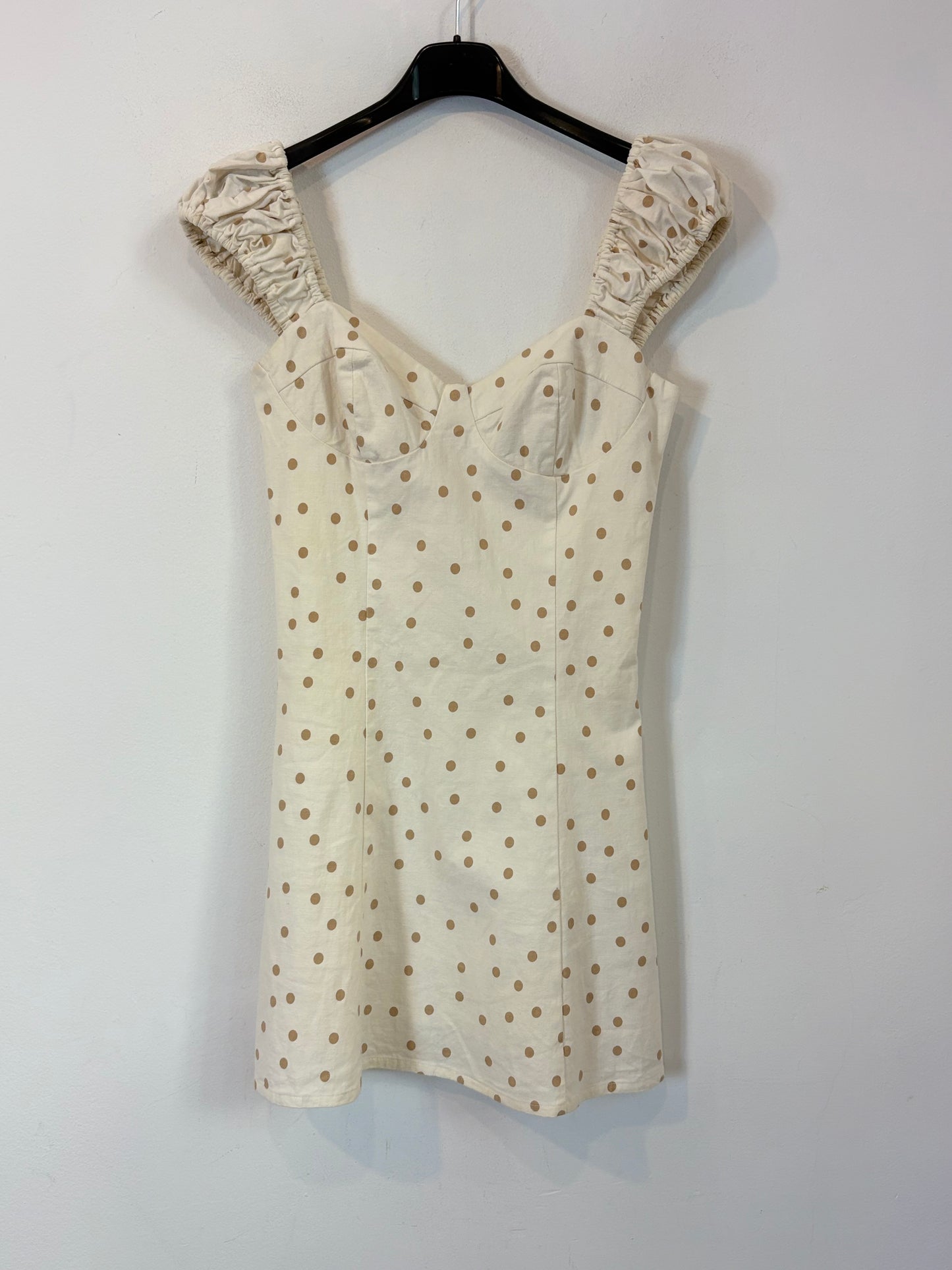 LPA. Vestido corto entallado lunares