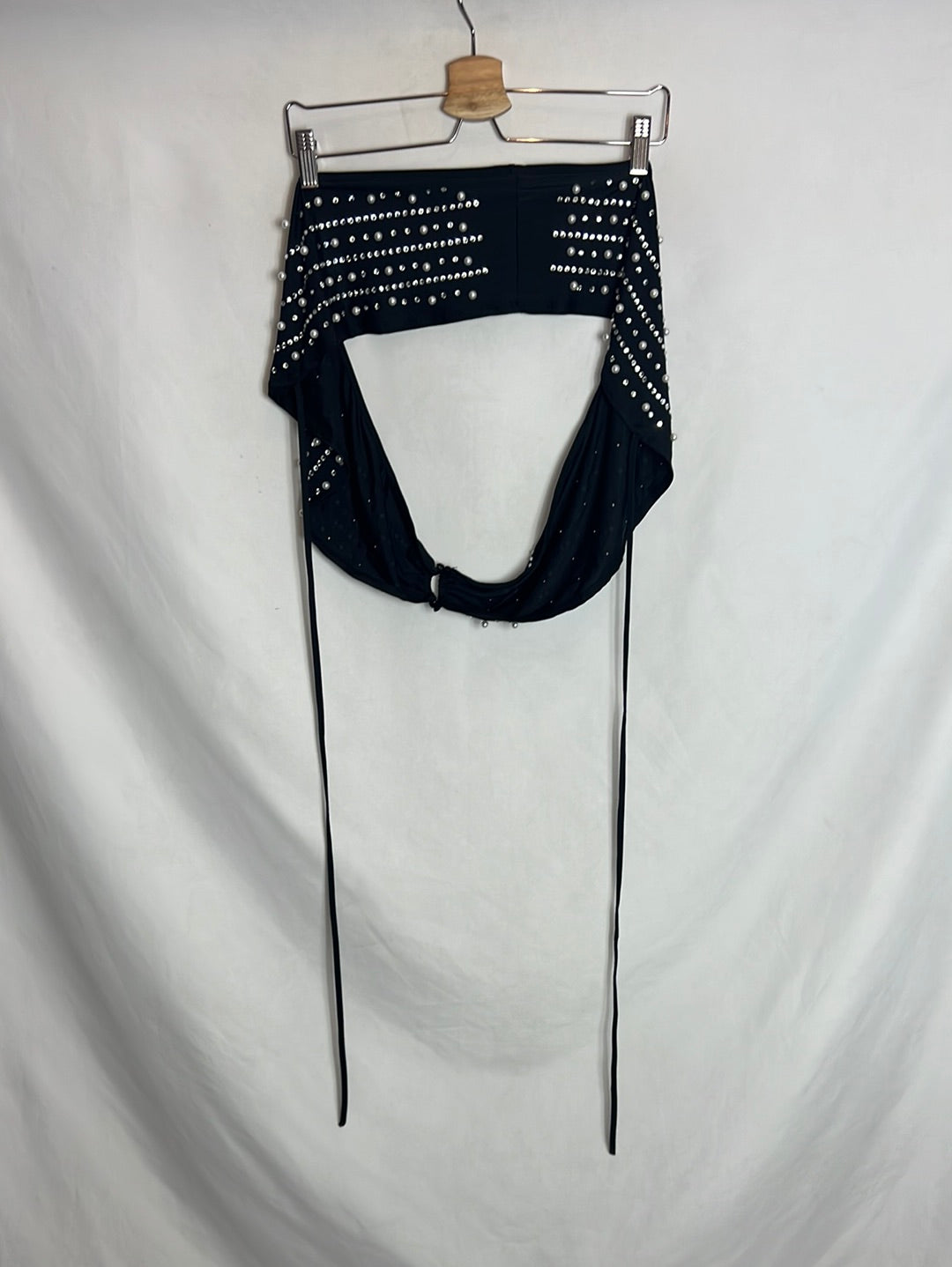 SHEIN. Top/banda licra negra perlas. T S