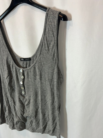 ZARA. Gray ribbed top. TS