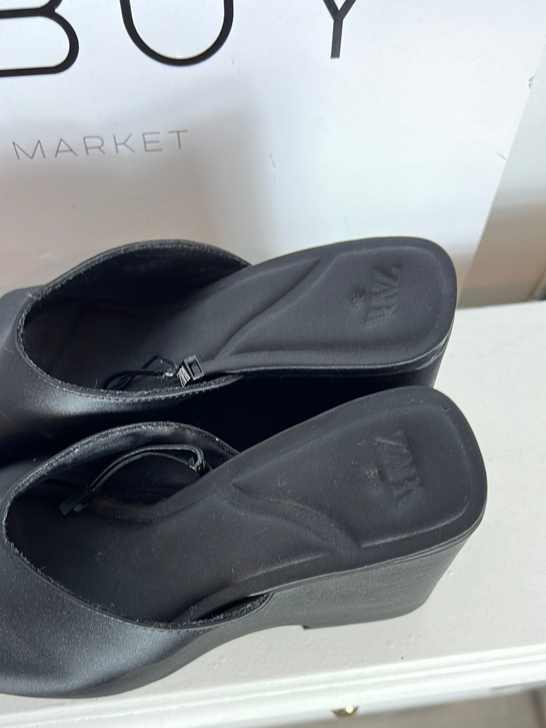 ZARA. Black satin platform shoes. Size 39
