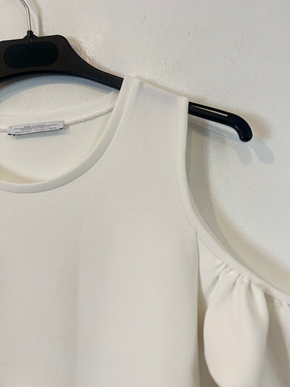 ZARA. Vestido blanco hombros T.s