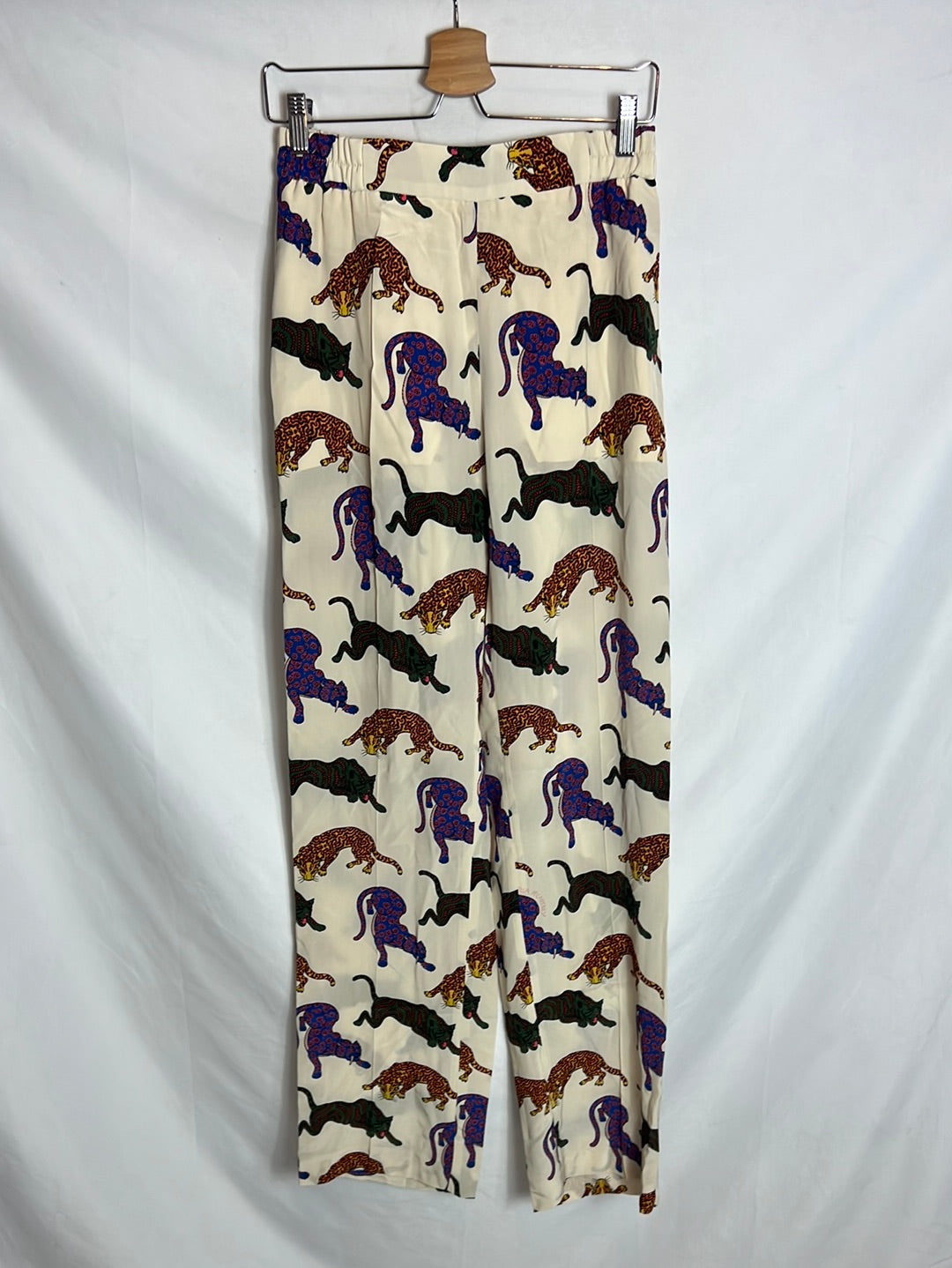 STELLA McCARTNEY. Silk-print trousers. Size 40