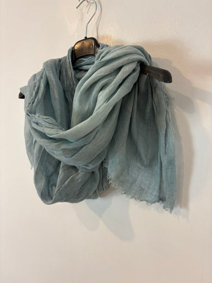 Pañuelo azul claro lino