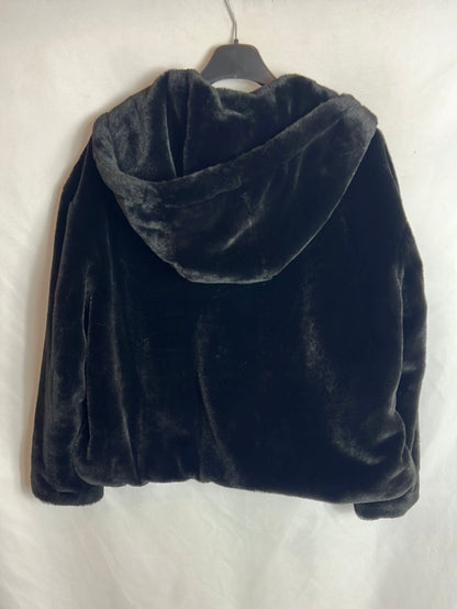 ZARA. Chaqueta negra pelo con capucha. T S