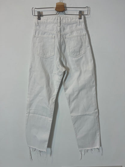 ZARA. Denim blanco abotonado. T 34