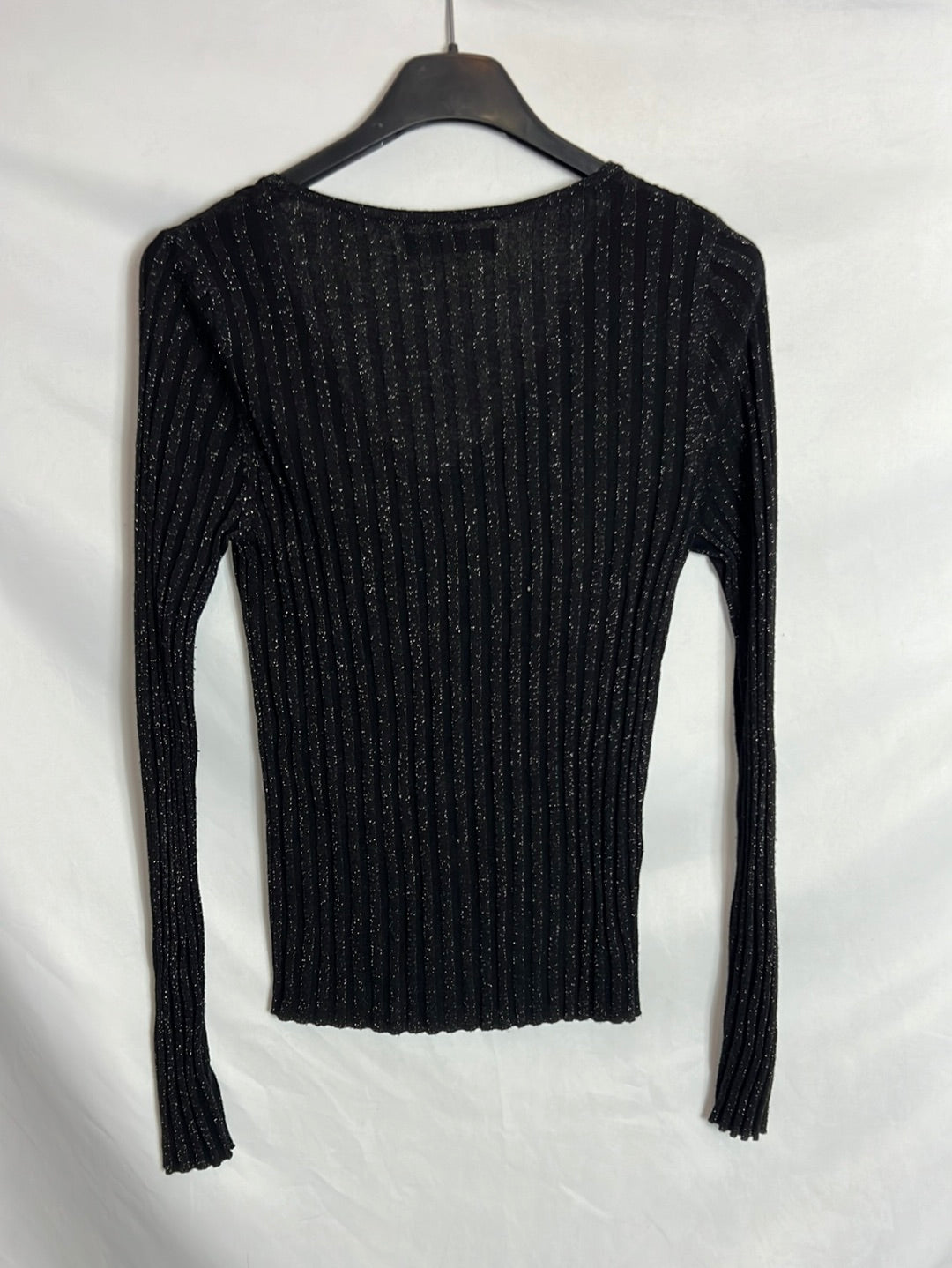 MANGO. Black ribbed sweater. TS