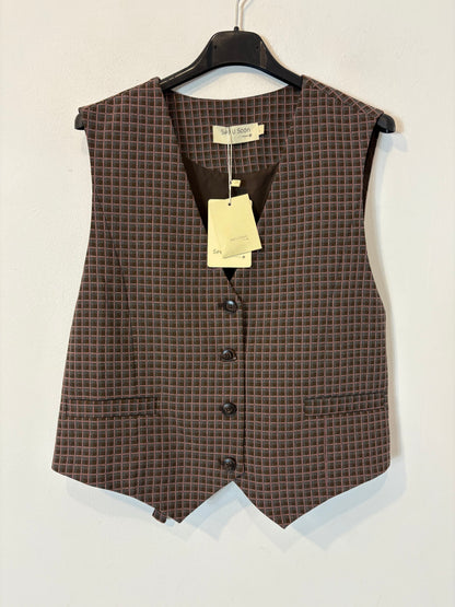 SEE U SOON. Conjunto pantalón y chaleco cuadros