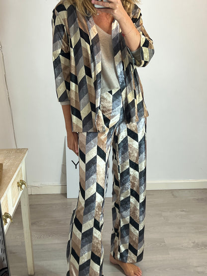 TRUCCO. Total look terciopelo T.m/l