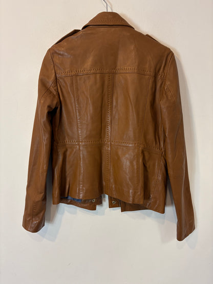 MASSIMO DUTTI. Chaqueta corta piel marrón