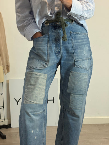 FREE PEOPLE. Denim abotonado parches