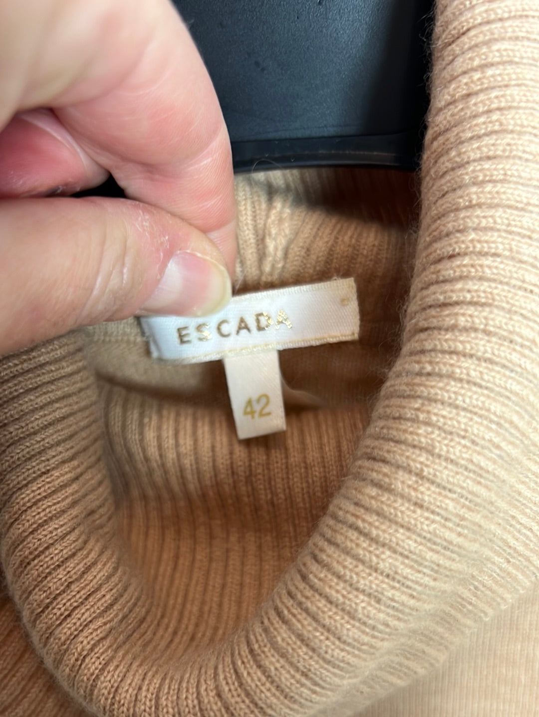 ESCADA. Jersey camel cashmere. T 42