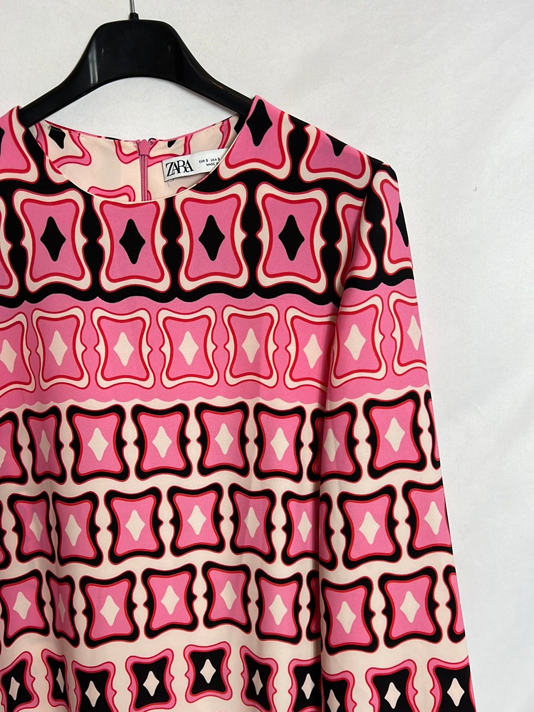 ZARA. Printed midi dress with tights. T.S.