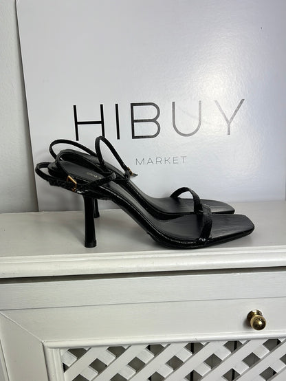 ZARA. Sandalias negras efecto serpiente T.40