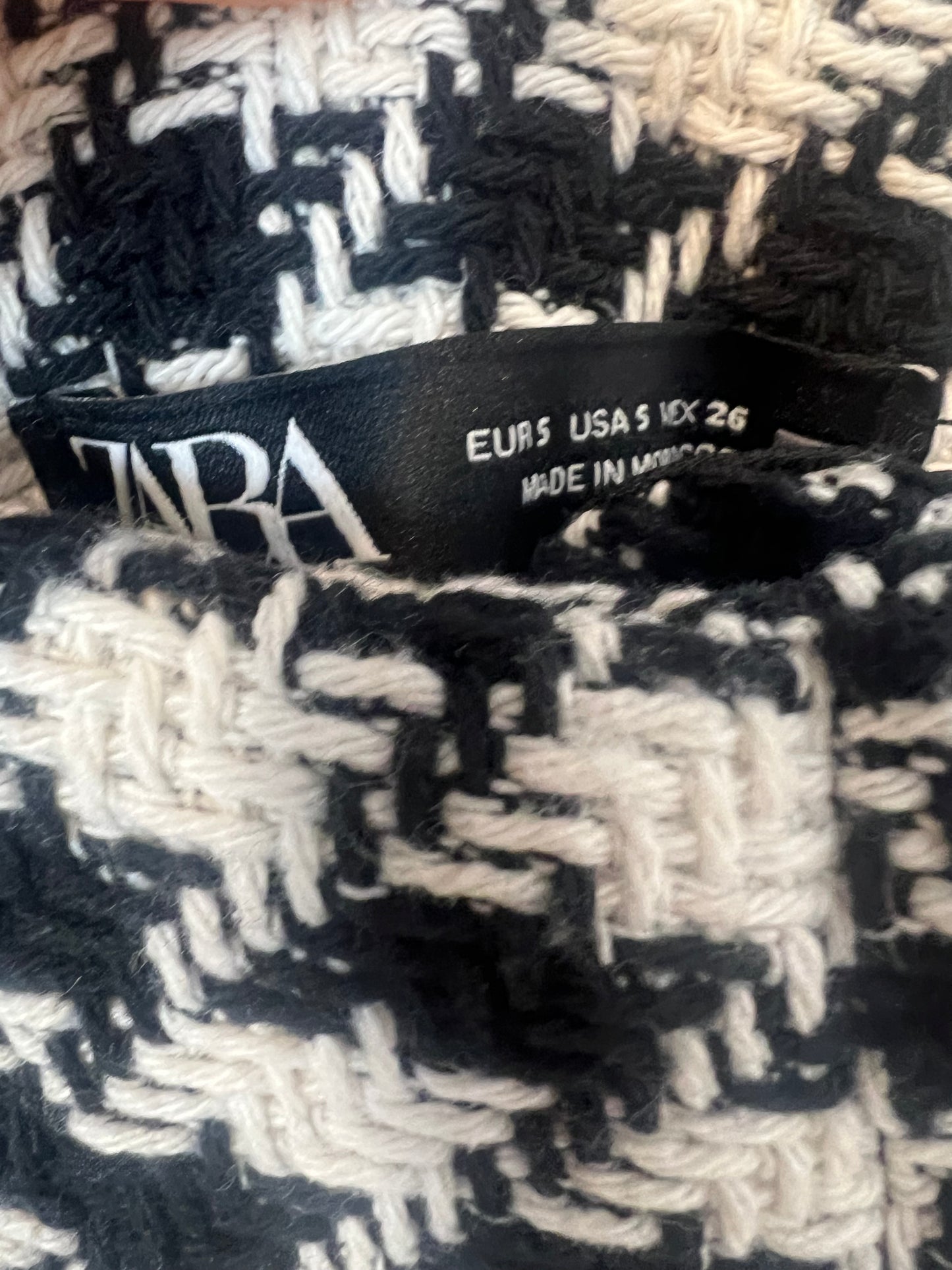 ZARA. Pantalón corto tweed pata de gallo. T S