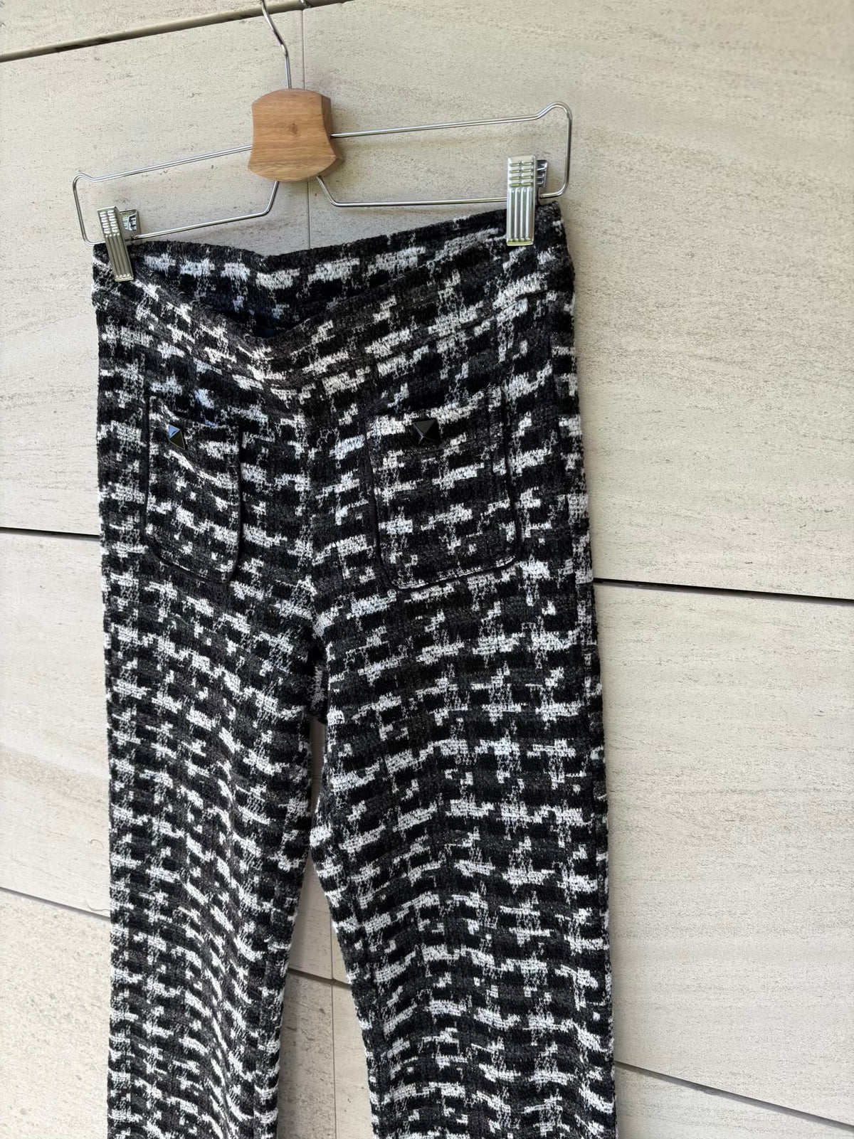 CAMBIO. Pantalón tweed hilos brillo