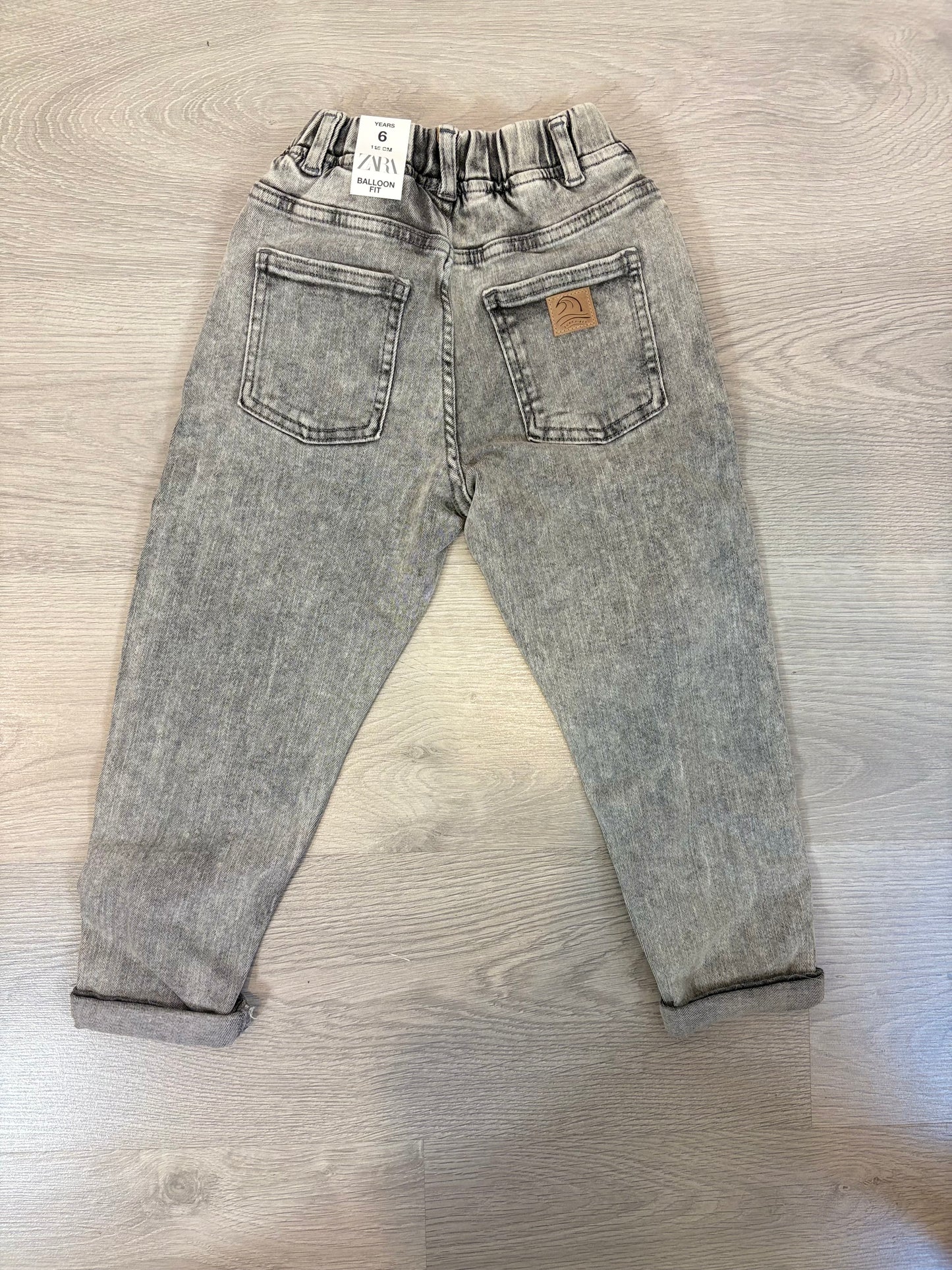 ZARA. Gray denim with elastic waistband. Size 6 years