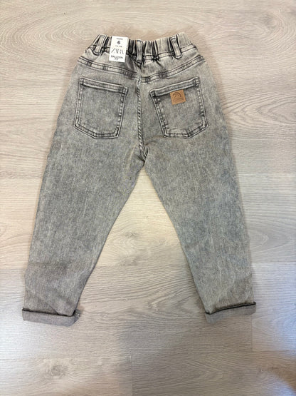 ZARA. Gray denim with elastic waistband. Size 6 years
