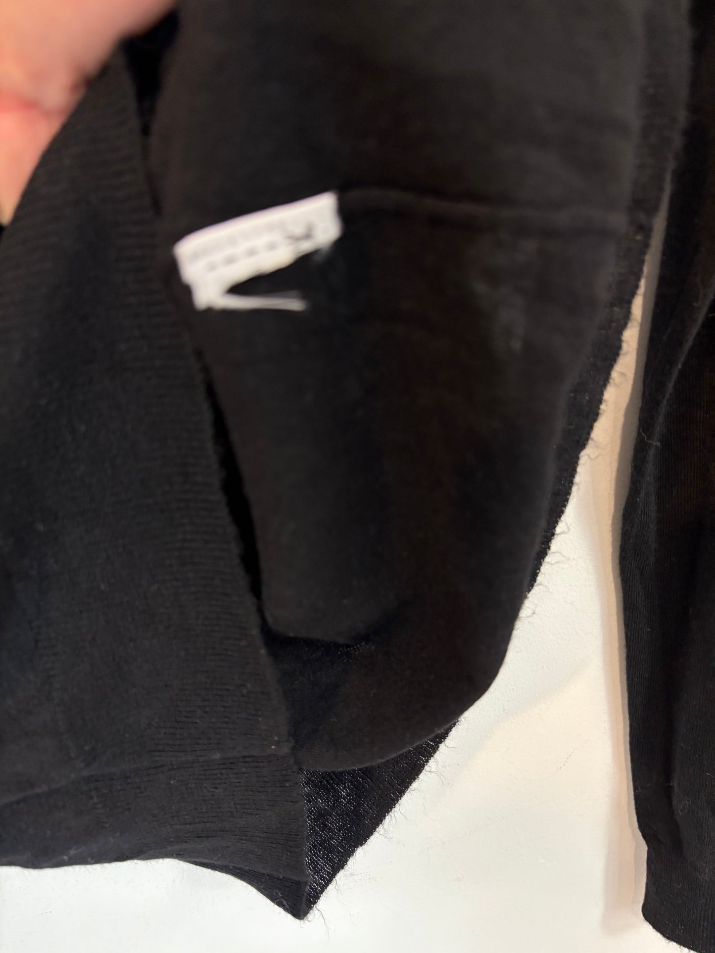 ZARA. Jersey fino negro cuello alto. T M