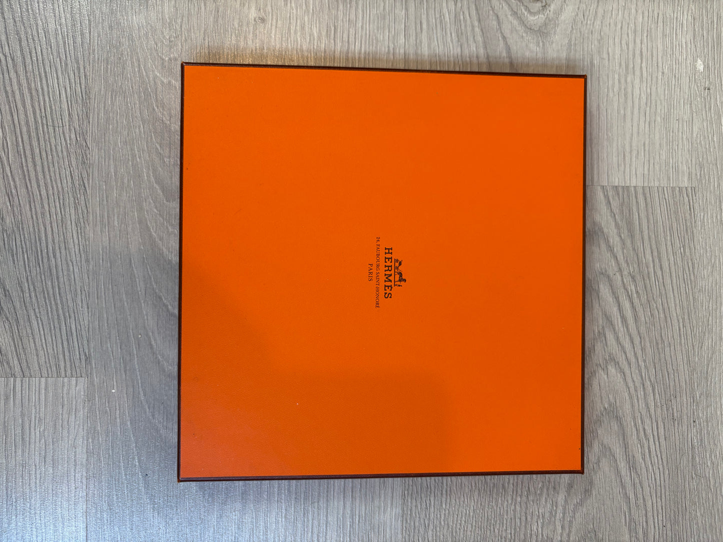 HERMÉS. Pañuelo seda estampado