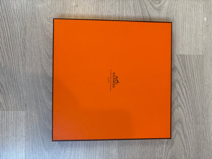 HERMÉS. Pañuelo seda estampado