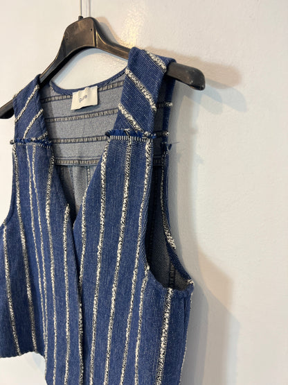 GUITARE. Conjunto chaleco y bermudas rayas T.M