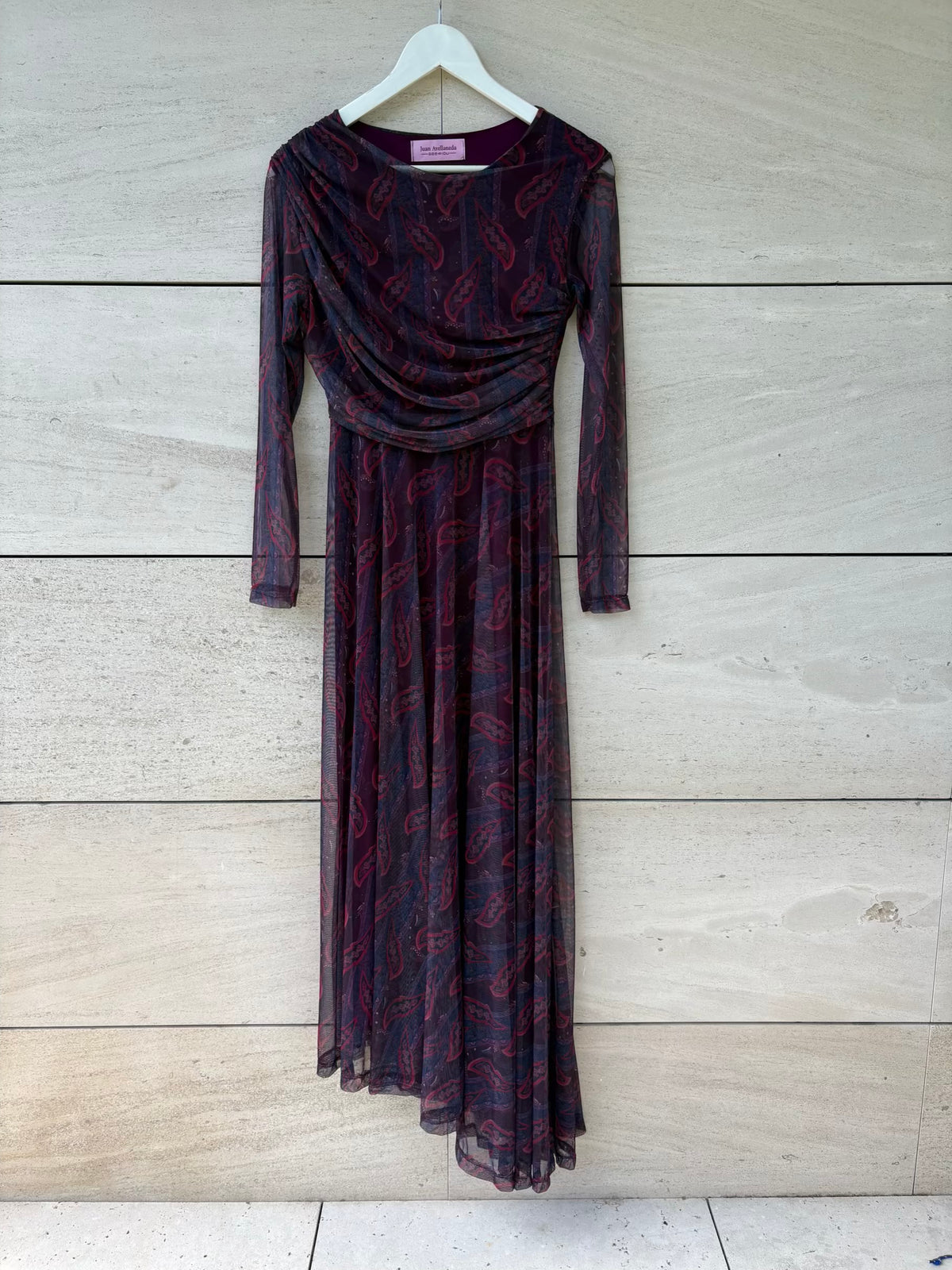 ZARA STUDIO. Vestido largo lentejuelas y plumas