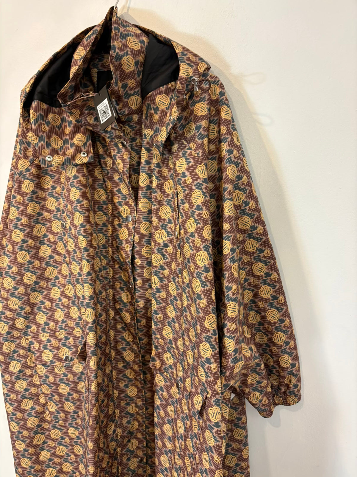 Chubasquero / parka larga estampada capucha
