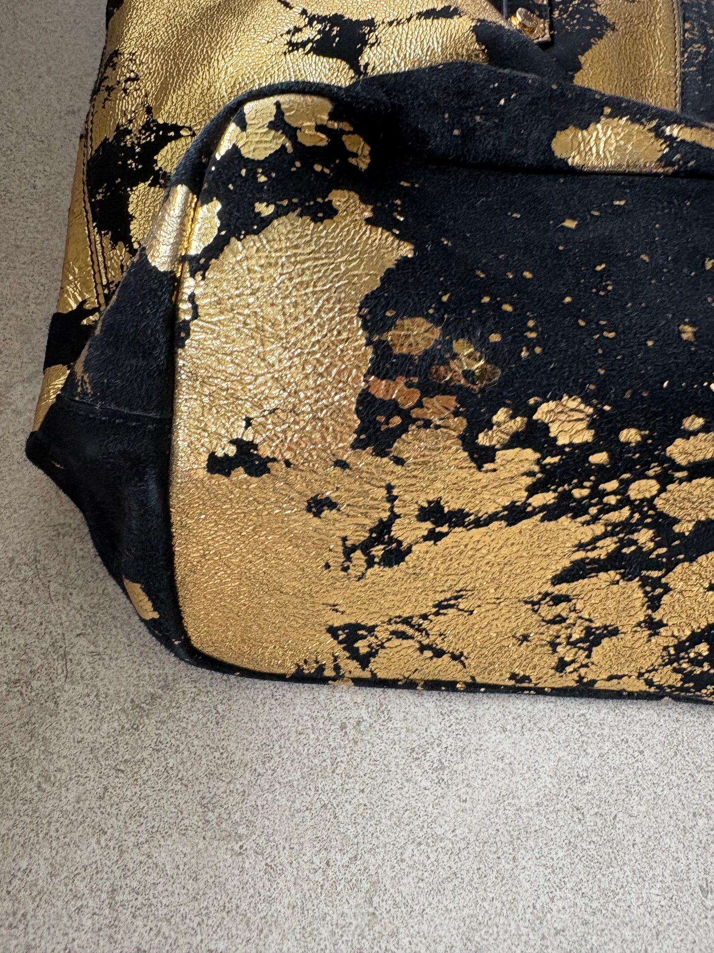 ZADDIG & VOLTAIRE. Bolso tote piel dorados