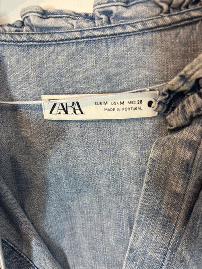 ZARA. Blusa denim volantes T.m (Tara)