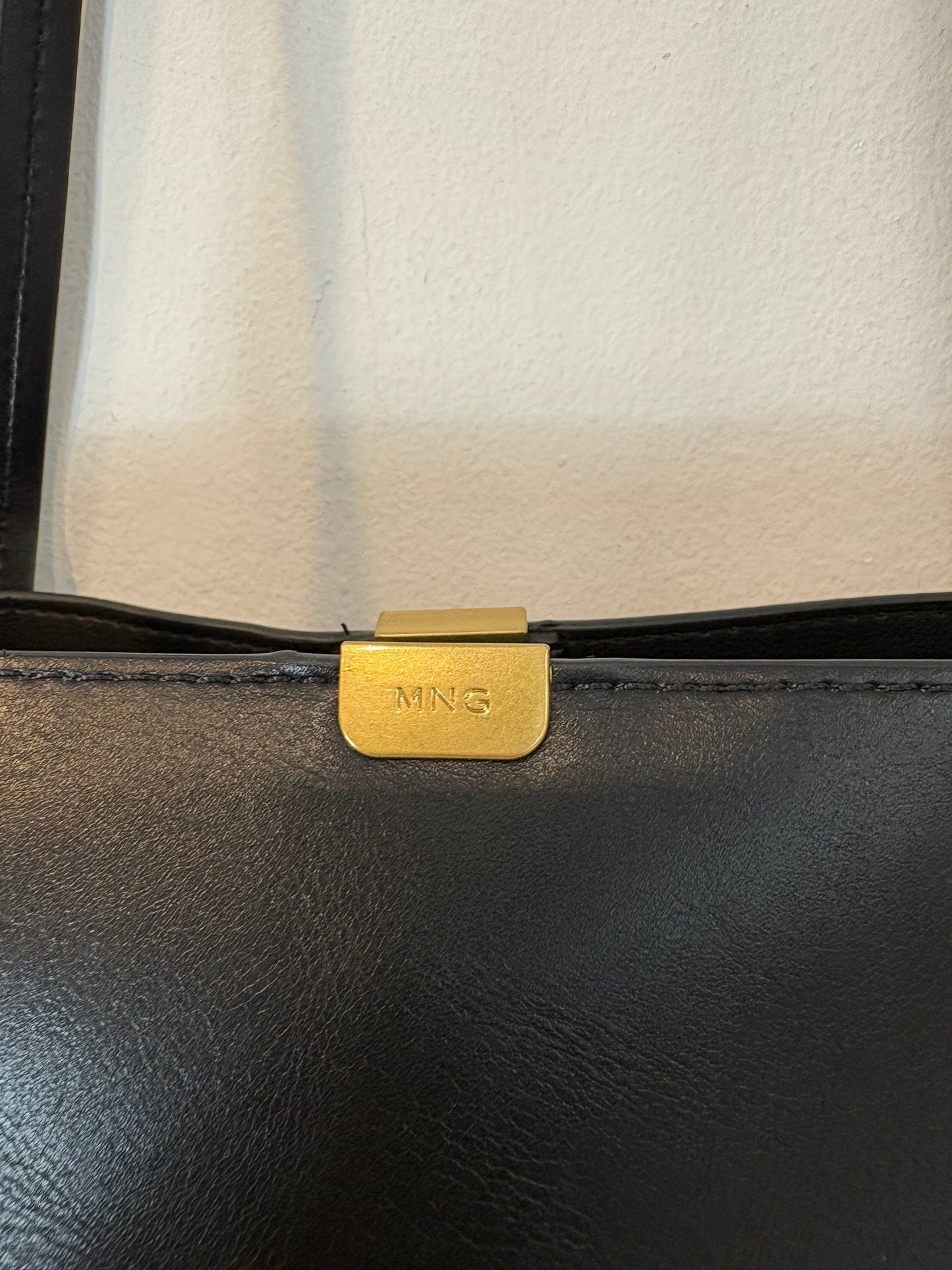 MANGO. Bolso shopper negro