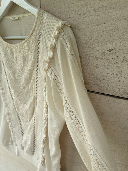 MASSCOB. Top manga larga detalles troquelados. T M