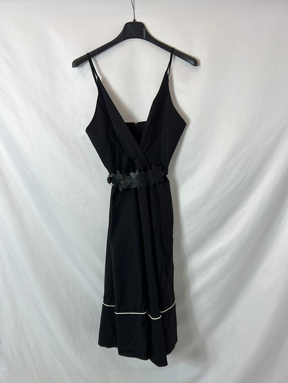 ELERIA CORTES. Vestido negro detalle en blanco. T S