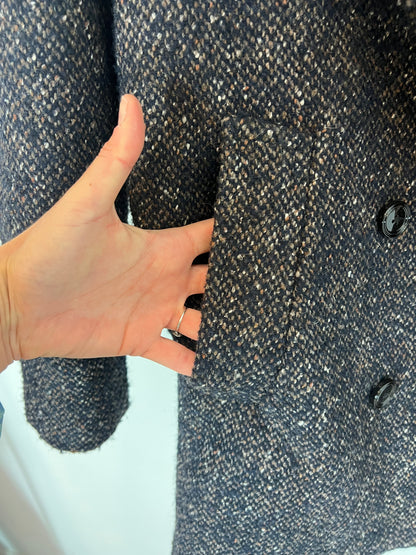 MANGO. Abrigo negro cruzado jaspeado. T S