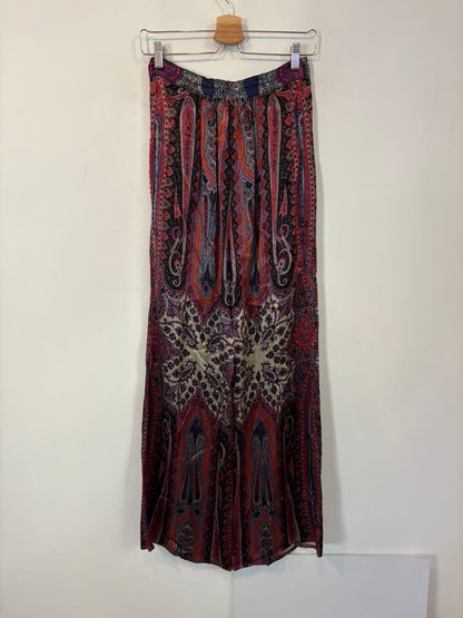 ETRO. Flowy trousers with a burgundy print. Size 36