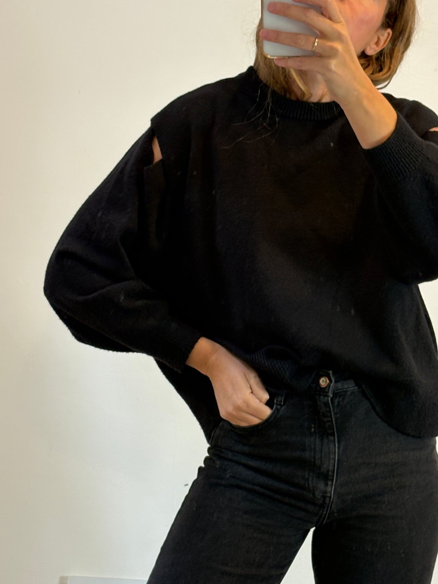 ZARA. Jersey negro detalle hombro