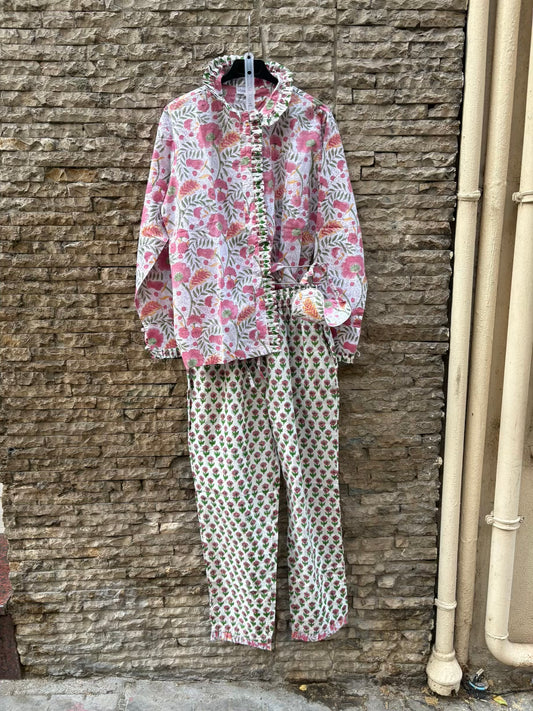 ITURRI ENEA. Conjunto pijamero flores rosas