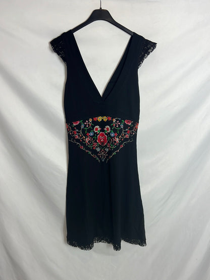 DESIGUAL. Vestido negro escote espalda. T M