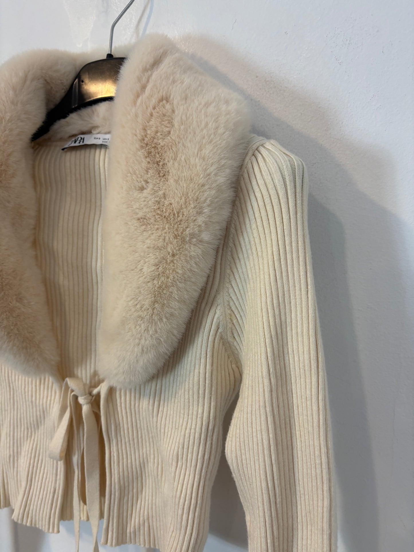 ZARA. Chaqueta canalé cropped