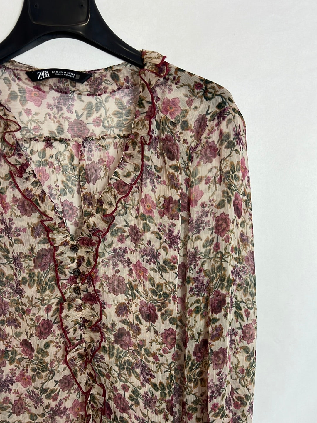 ZARA. Blusa beige flores T.m