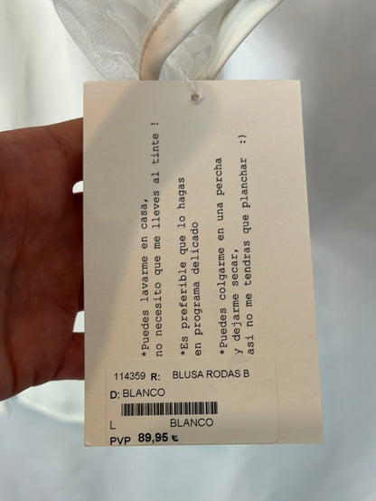 WHITE&amp;ONE White blouse with Tl sleeves