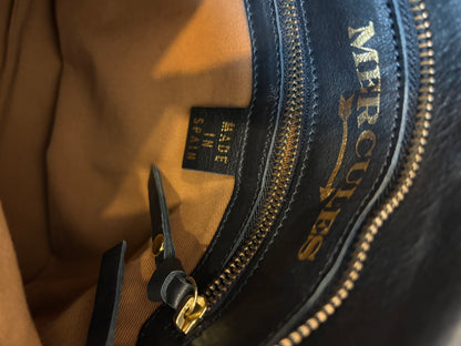MERCULES. Bolso negro piel asa larga