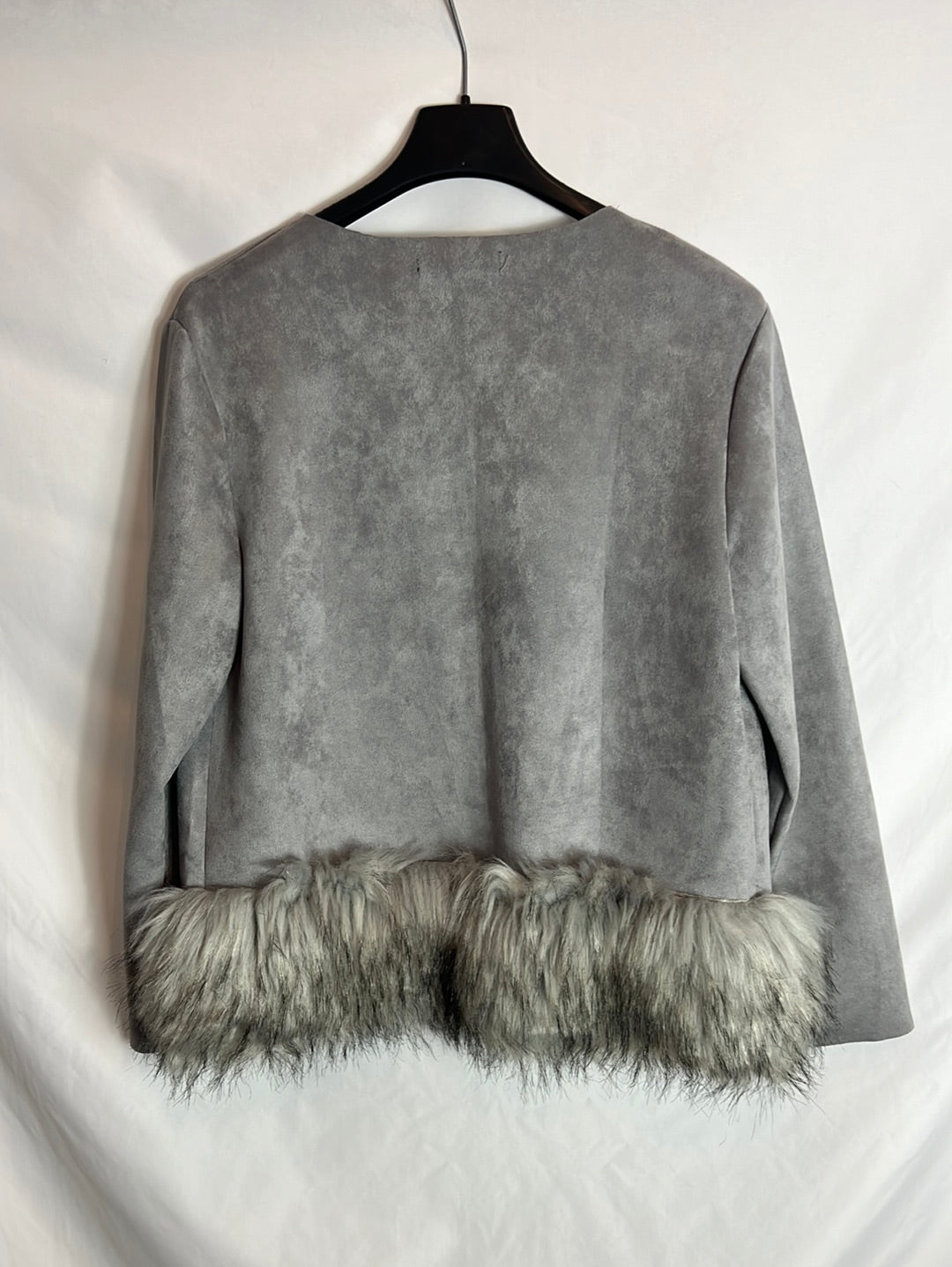 JEUVRE. Chaqueta gris efecto piel. T S