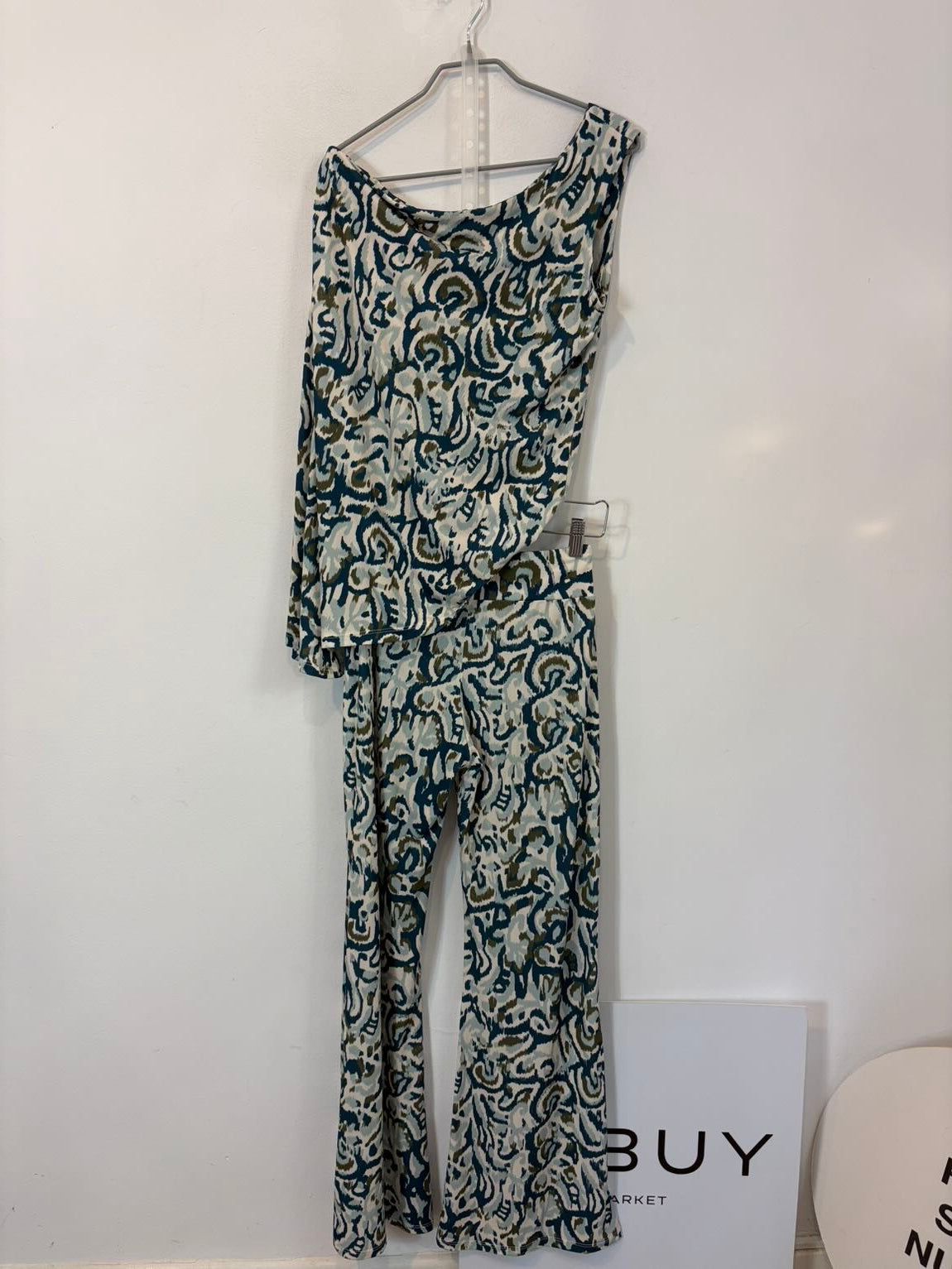 MUSCARI. Conjunto punto elástico estampado