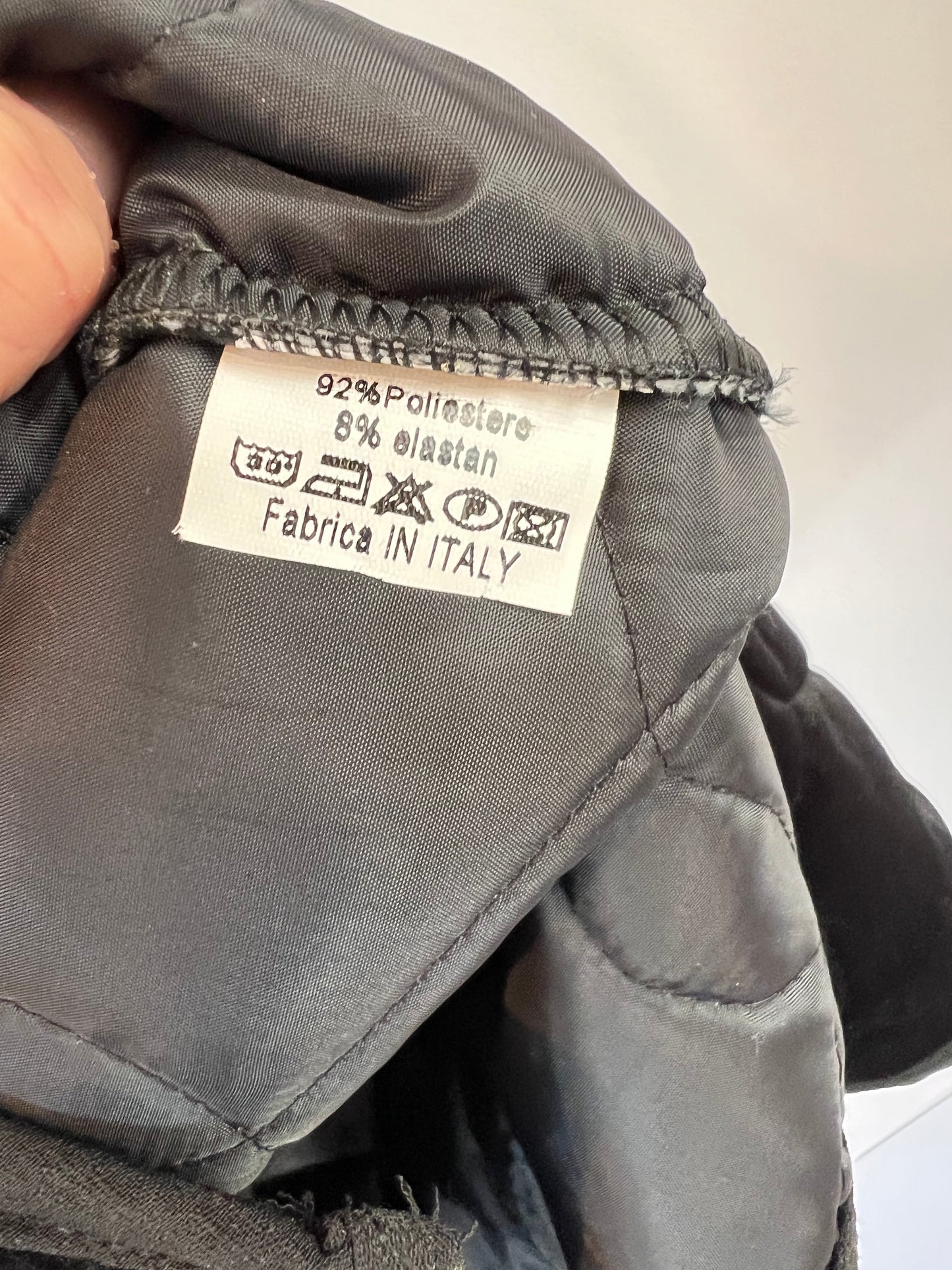 COISA MAIS LINDA. Chaqueta negra terciopelo  T.u(S/M)