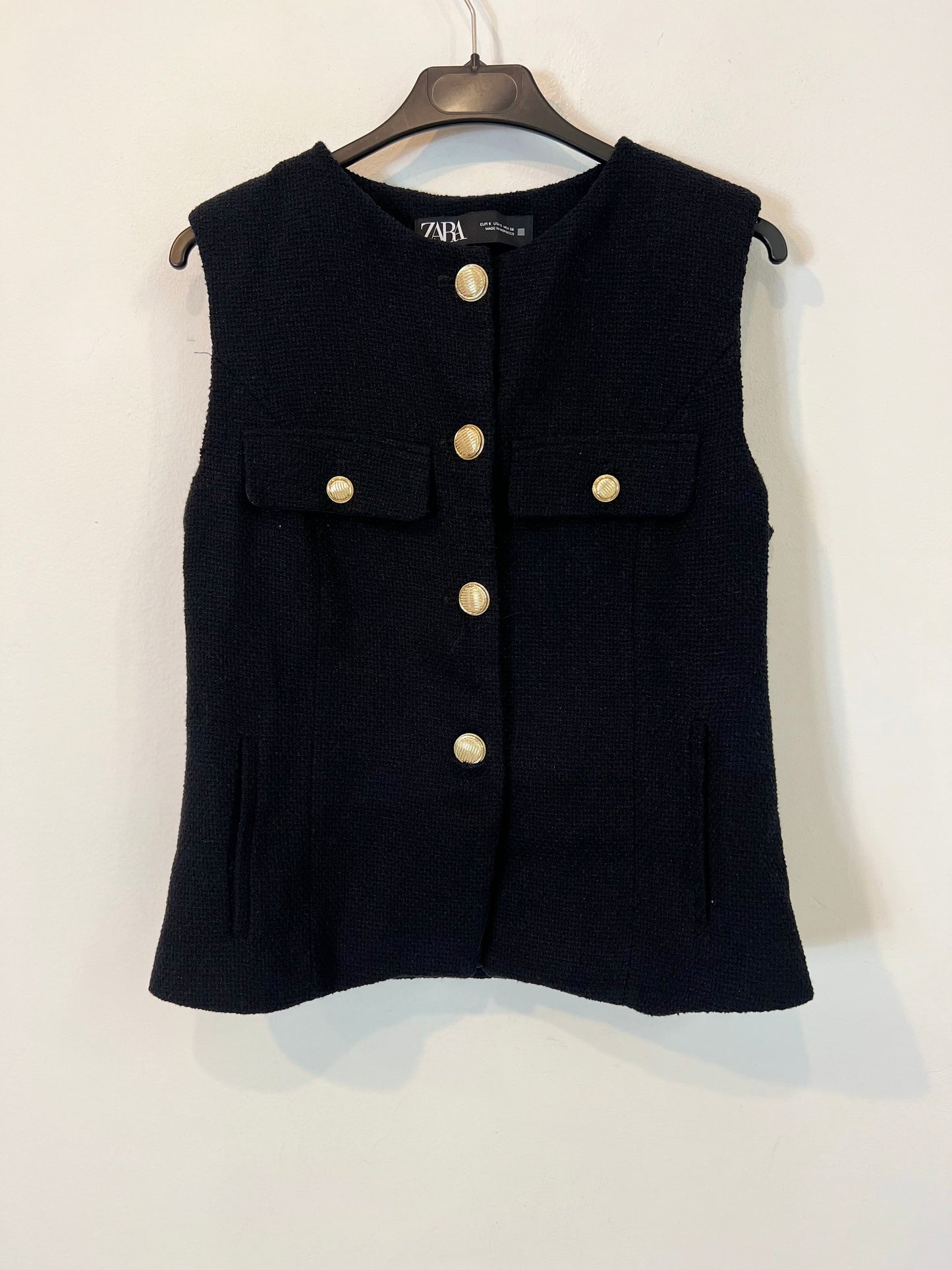 ZARA. Black textured vest Ts