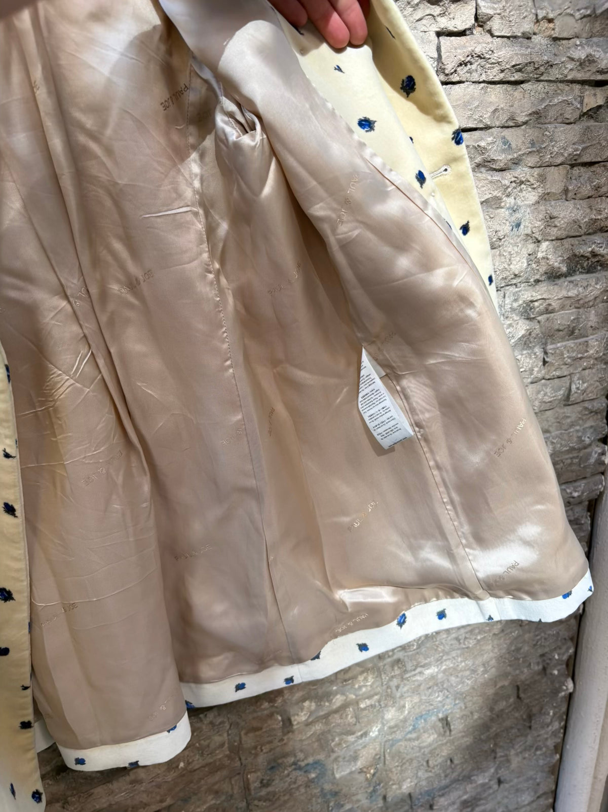 PAUL&JOE. Chaqueta textura beige estampado