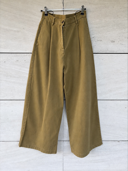 FORTE FORTE. Pantalón caqui pata ancha