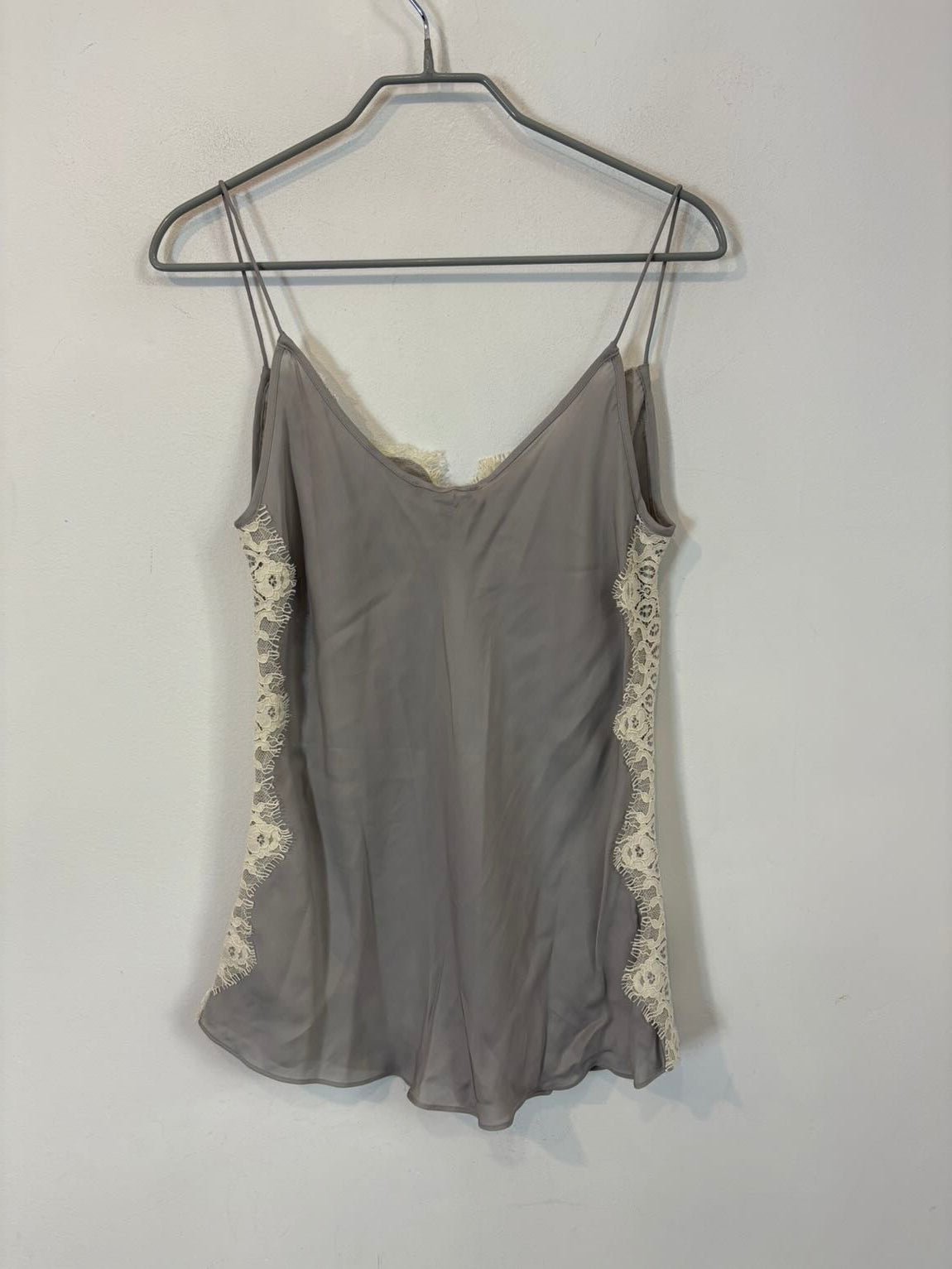 MASSIMO DUTTI. Top lencero gris seda