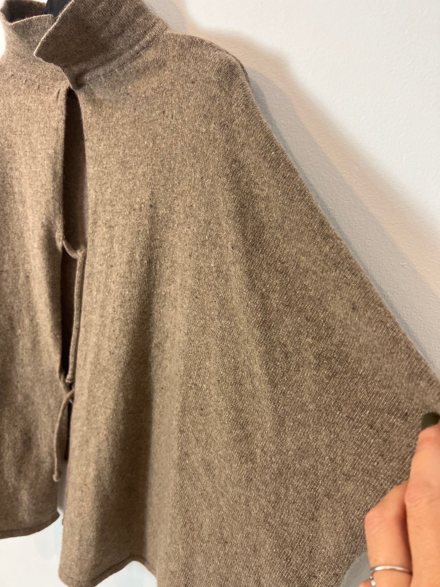 MARIA DE LA ORDEN. capa punto beige  cashmere TU(S)